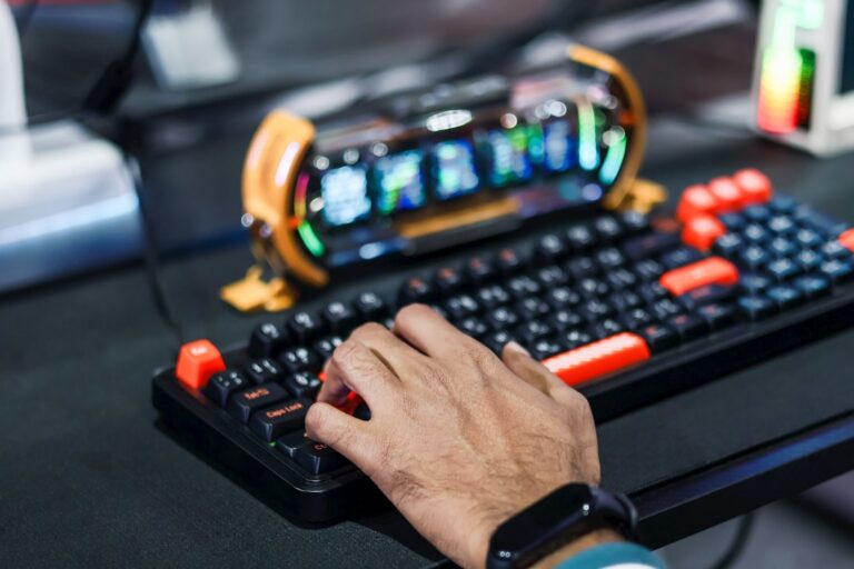 How to Choose the Right Tech Accessories for Your Needs